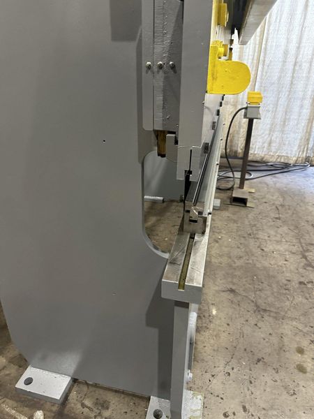 55 TON X 8' PACIFIC HYDRAULIC PRESS BRAKE: STOCK #76972