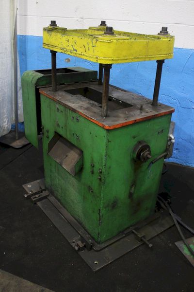 18 TON 4 POST CUTOFF PRESS: STOCK #74717