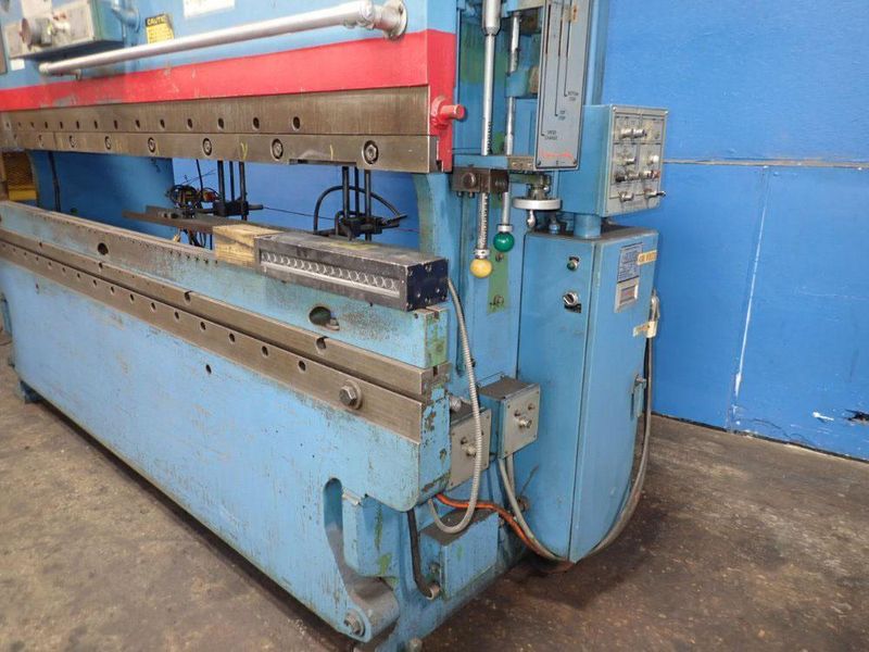 90 TON X 10' CINCINNATI HYDRAULIC PRESS BRAKE: STOCK #73961