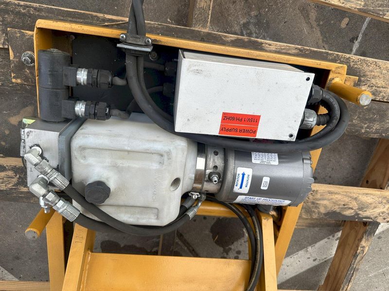 4000 LB PRESTO ECOA MODEL #CLTLT HYDRAULIC  TILTING LIFT TABLE: STOCK #78097