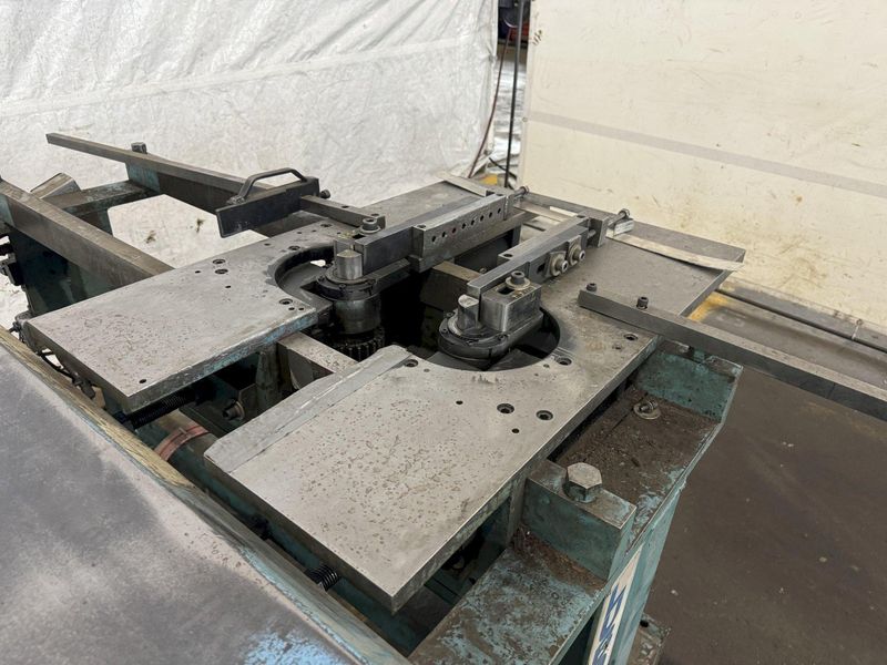 LUBOW DWB-2 DOUBLE END HORIZONTAL WIRE BENDER: STOCK 16432