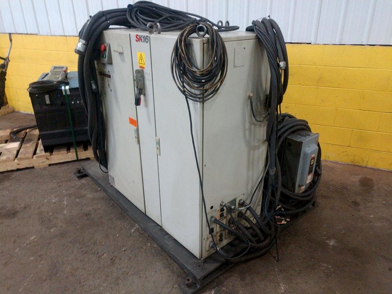 6 AXIS MOTOMAN MODEL SK16-6 ROBOT WELDING CELL WITH MILLER AUTO DELTAWELD 452 WELDER: STOCK #138