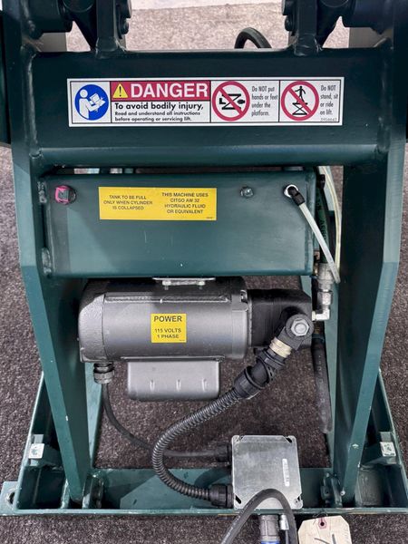 3500 LB SOUTHWORTH MODEL #LS4-36 HYDRAULIC LIFT TABLE : STOCK #78034