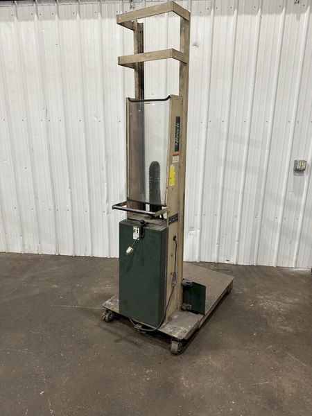 1000 LB BEECH HYDRAULIC STACKER:  STOCK #77446