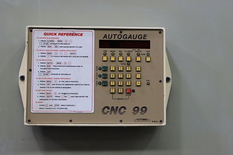 2000 Accurpress 710010 Hydraulic Press Brake (#5869)