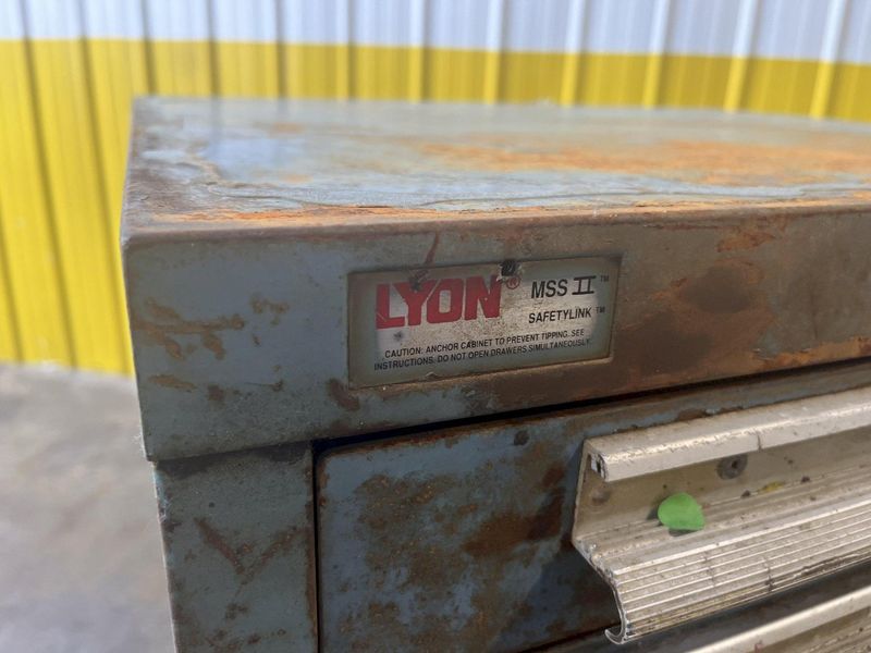 9 DRAWER LYON 28" X 30" X 45" TOOL STORAGE CABINET: STOCK #16785
