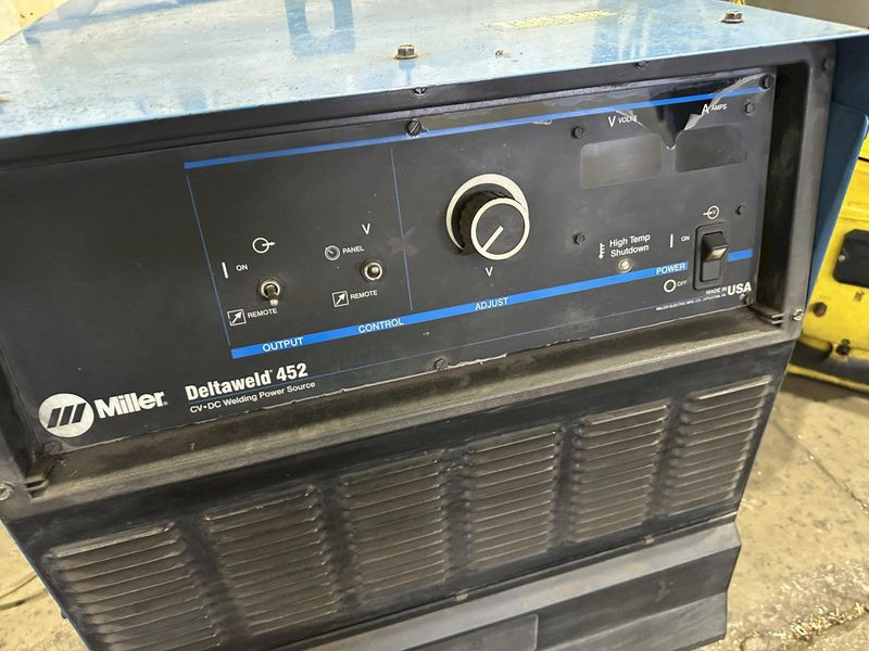 FANUC ROBOT WITH MILLER MODEL 452 WELDER: STOCK #77552