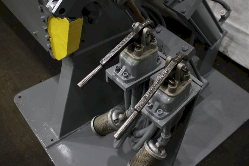 8' X 12 GA DREIS & KRUMP APRON BRAKE WITH AIR ASSIST: STOCK #76393