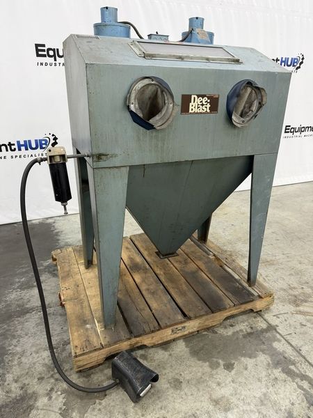 Dee-Blast 38 23-3/4″ x 36″ Abrasize Blast Cabinet w/ Dust Collection