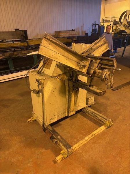 2500 LB X 18" FEEDLEASE MOTORIZED UNCOILERS