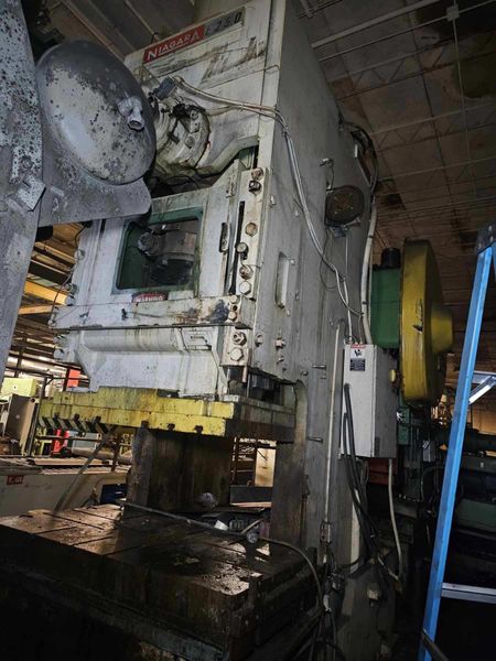 250 TON NIAGARA OBI PRESS
