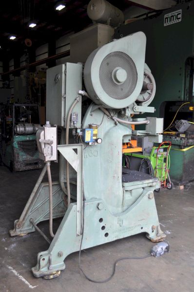 60 TON L AND J OBI PRESS