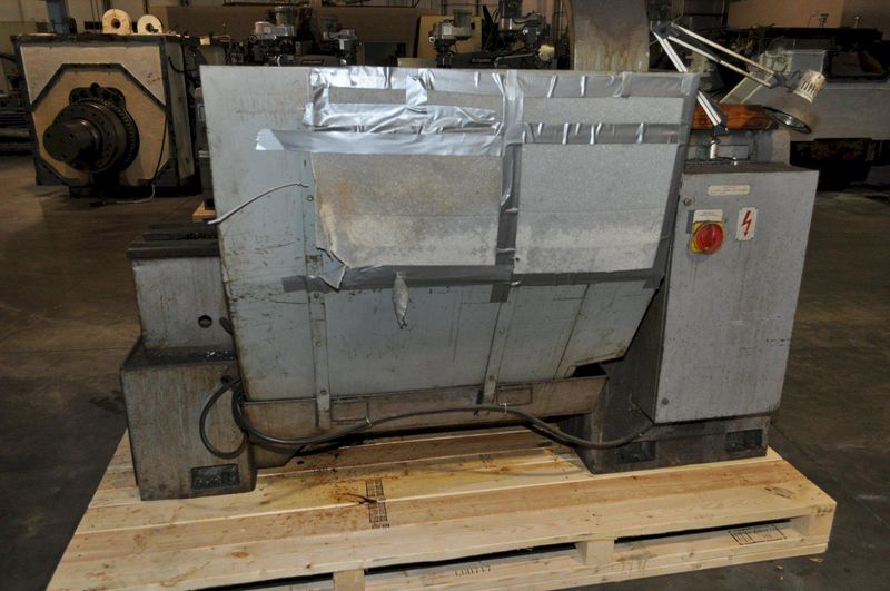 24" X 40" HOWA SANGYO ENGINE LATHE