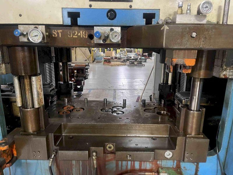 176 TON LAUFFER HYDRAULIC PRESS
