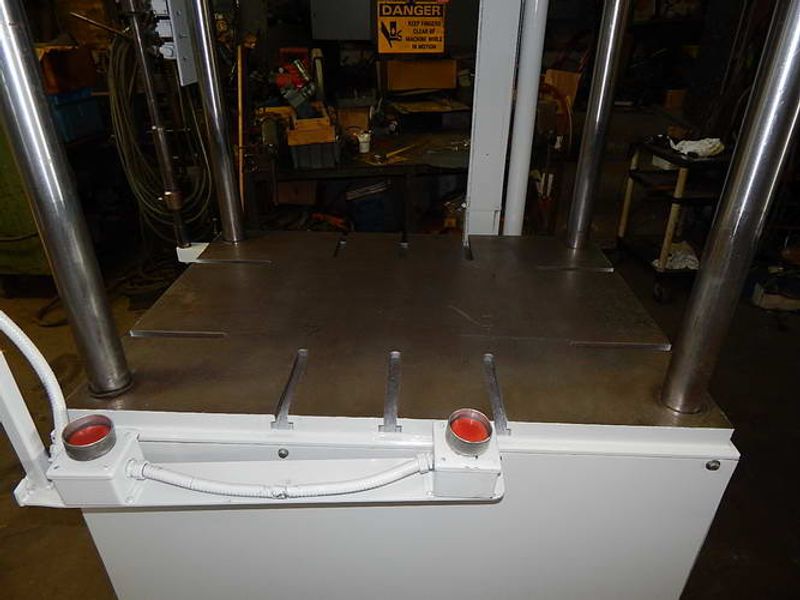 25 TON KEYSTONE 4 POST UP-ACTING HYDRAULIC TRIM PRESS