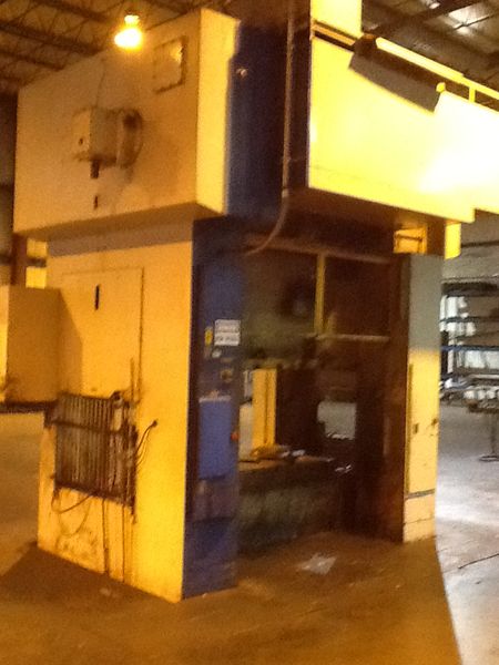 220 TON KOMATSU STRAIGHT SIDE DOUBLE CRANK PRESS