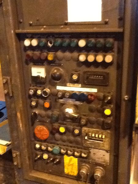220 TON KOMATSU STRAIGHT SIDE DOUBLE CRANK PRESS