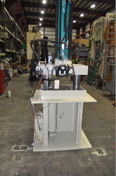 100 TON TOX - PRESSOTECHNIK AIR OVER HYDRAULIC PRESS