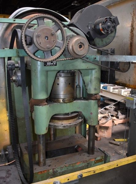 30 TON BRUDERER 3 POST  PRESS