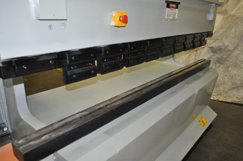 110 TON x 98" GUIFIL HYDRAULIC PRESS BRAKE