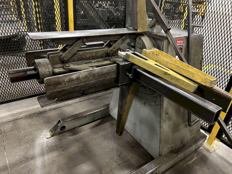 4000 LB X 24" VOGEL MOTORIZED UNCOILER