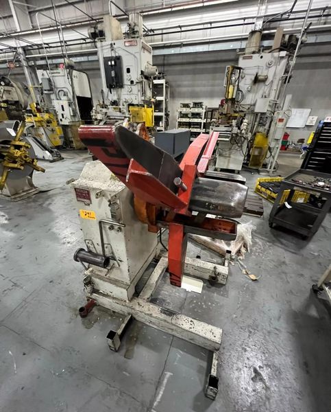 2500 LB AMERICAN STEEL LINE UNCOILER