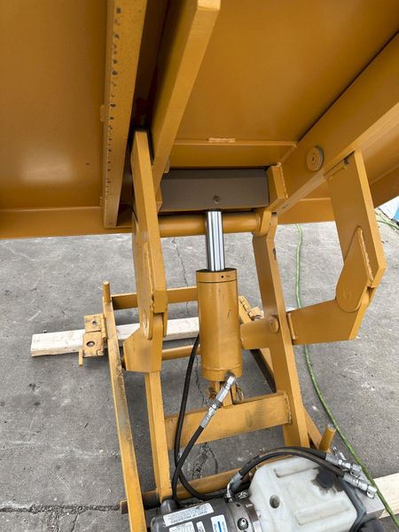 4000 LB PRESTO ECOA MODEL #CLTLT HYDRAULIC  TILTING LIFT TABLE: STOCK #78098