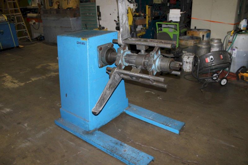4000 LB X 24" JACO UNCOILER