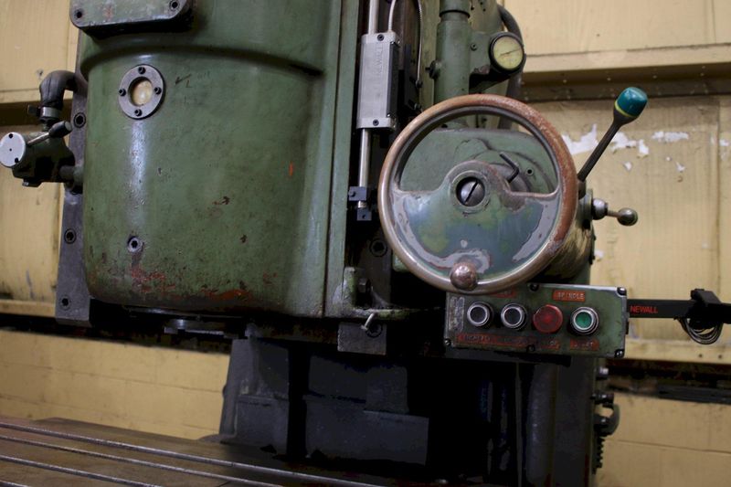 #6 CINCINNATI VERTICAL MILL: STOCK #73851