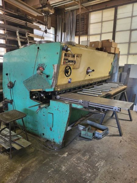 BRG 2600 A12 8′ x 1/2″ Hydraulic Shear