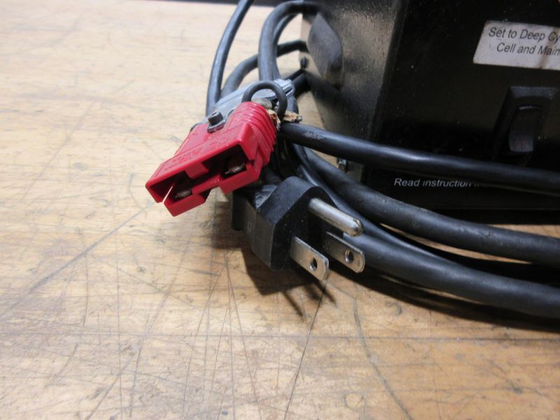 Quick Charge Corp, QP2410 Portable Battery Charger, 24 Volt 10 Amp - Auction Item