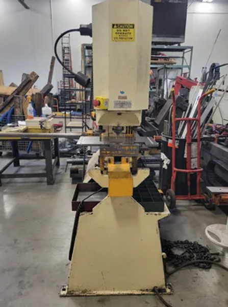 2000 Geka HYD-110 Ironworker (#6030)