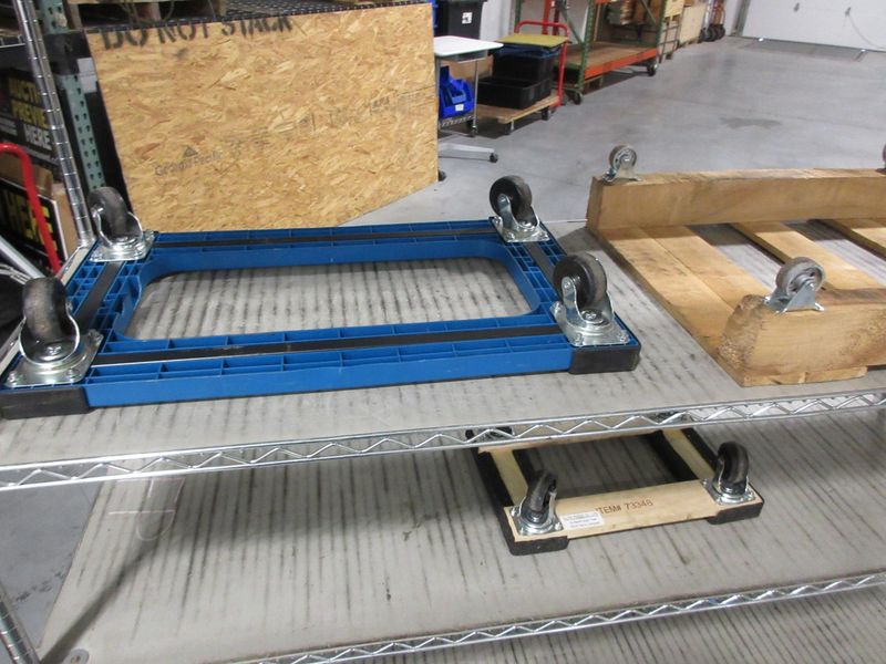 Metro Rolling Wire Shelf, with 5 Adjustable Shelfs and (2) Woodframe, (1) Plastic Frame Moving Dollies- Auction Item