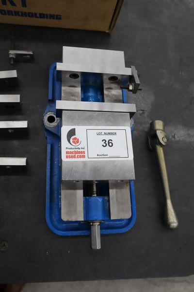 Kurt D-40 4" Machine Vise w Extra Steel Jaws, Handles, Adjustable Work Stops- Auction Item
