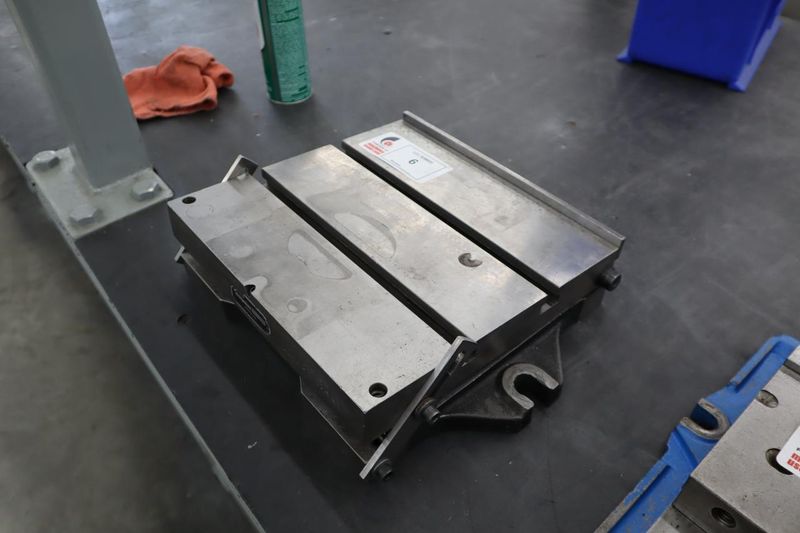 Bridgeport Textron 12" x 11.5" Tilting Work Table - Auction Item
