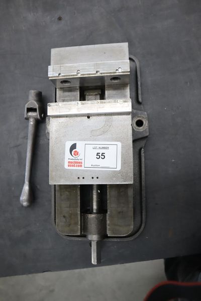 Kurt D-60 6" Machine Vise, Aluminum Jaws, Handle- Auction Item