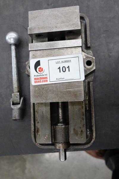 Kurt D-40 4" machine Vise, Steel Jaws, Handle- Auction Item