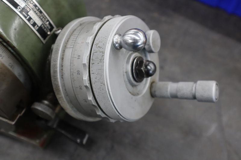 Nikken RSI-5 Rotary Table, Horizontal-Vertical Mount, 6.75" Table Diameter, Hand Feeds, Lock- Auction Item