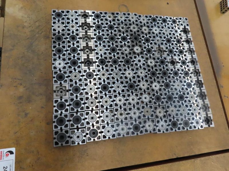 System 3R Macro Pallet Holder- Auction Item