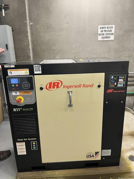 Ingersoll Rand R11n Nirvana VSD 15 HP Rotary Screw Air Compressor, Variable Speed, Total Air System with Refrigerant Air Dryer- Auction Item