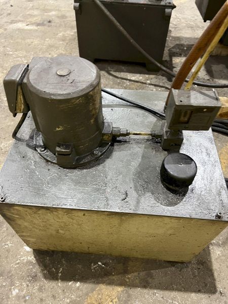 10" X 25" JACK MILL MODEL GU-650H HYDRAULIC UNIVERSAL ID/OD CYLINDRICAL GRINDER: STOCK #19819