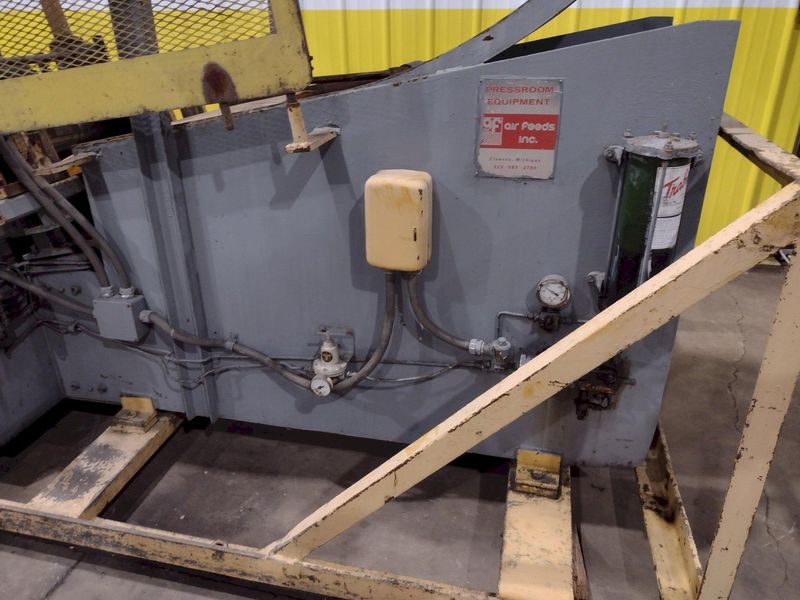 10,000 LB X 24" WIDE X .187" AIR FEEDS COIL CRADLE STRAIGHTENER / UNCOILER: STOCK 17042