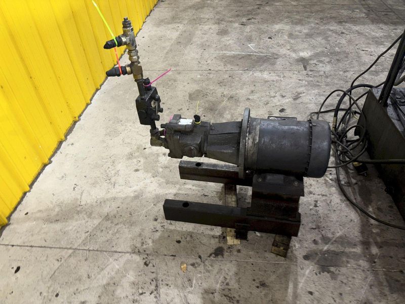 18” X 20” MARVEL MODEL #81/M4 AUTOMATIC MITRE HEAD VERTICAL BAND SAW & FEED TABLE: STOCK #23277
