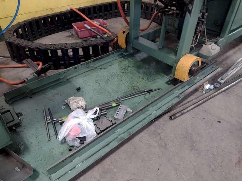 BURR OAK MODEL #VBHB RETURN TUBE BENDER & MODEL #MTCO STRAIGHTENER FEEDER: STOCK #15868