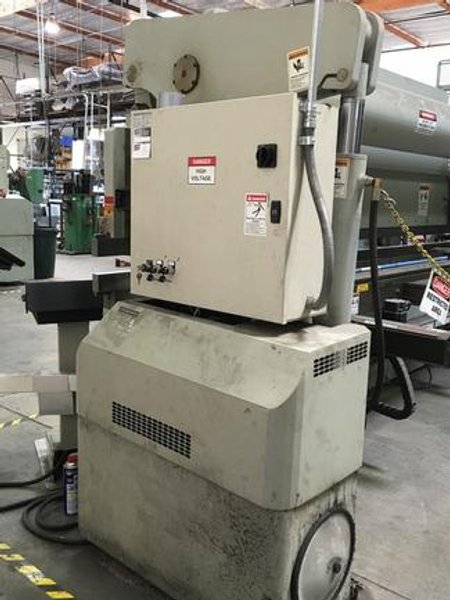 100 Ton Accurpress 7-100-12, 3-Axis CNC, '00, 8"Str, 14"Open Ht,ETS3000 Ctrl,BG,Ft Switch