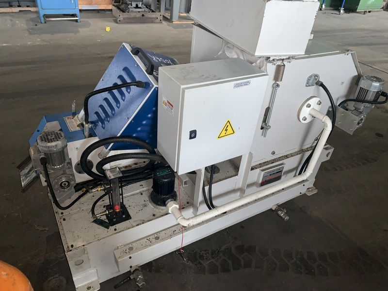 2016 EXCEL SUPER-FINISHER MODEL #XLR-SFM-100-S GRINDER WITH UDLY SLUDGE MASTER COOLANT SYSTEM: S
