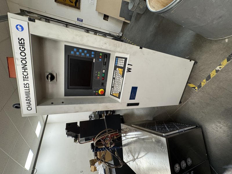 1995 CHARMILLES ROBOFORM 20 Sinker EDM,  Equipped with: Charmilles Control, 16 position ATC, System 3R Chuck, Tooling available for extra cost.
