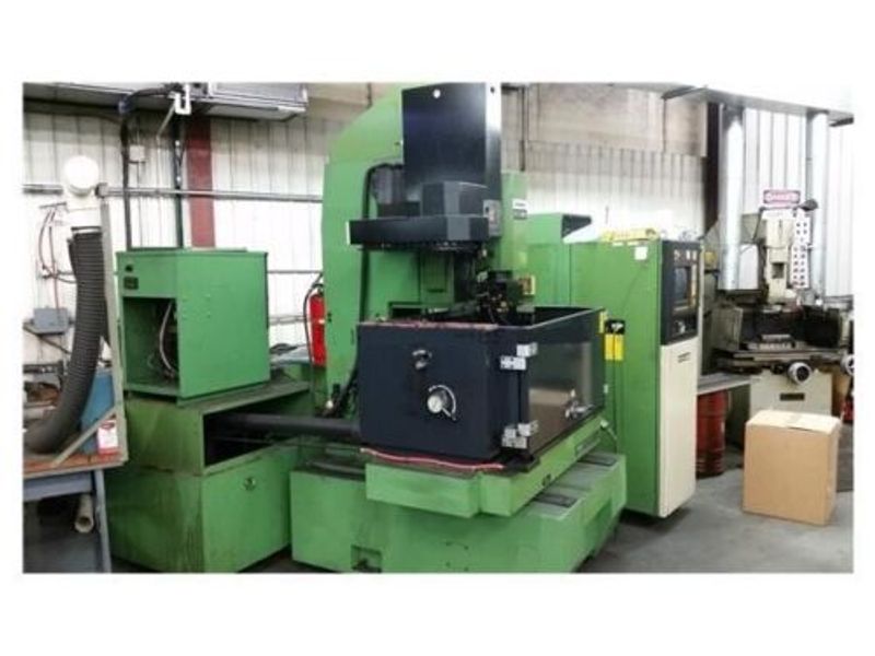 EQUIPPED WITH 3R TOOL 48 ATC CHANGER, NEURO FUZZY II 80 CONTROL, 32X44 TABLE, 3-R ROTATING SPINDLE, ROTATING C-AXIS, (HAS BOARD PROBLEM)