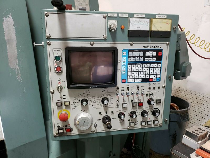 Mori Seiki SL-3A CNC Lathe Yasnac LX2 Chip Conveyor Tailstock