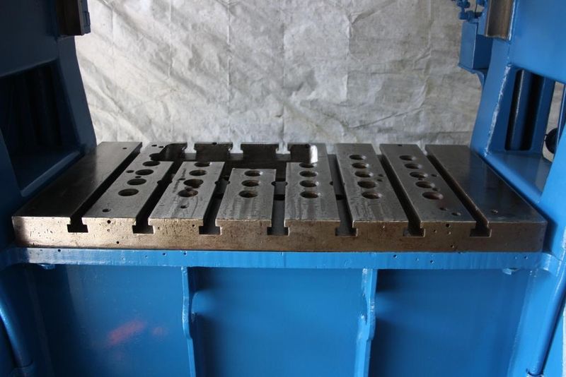65 TON WARCO STRAIGHT SIDE DOUBLE CRANK PRESS: STOCK #64295